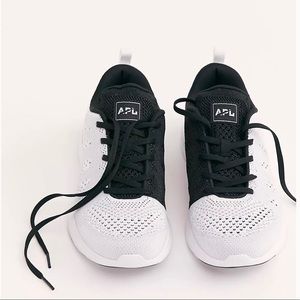 APL Metallic Techloom Pro Trainer Size 6 Good condition